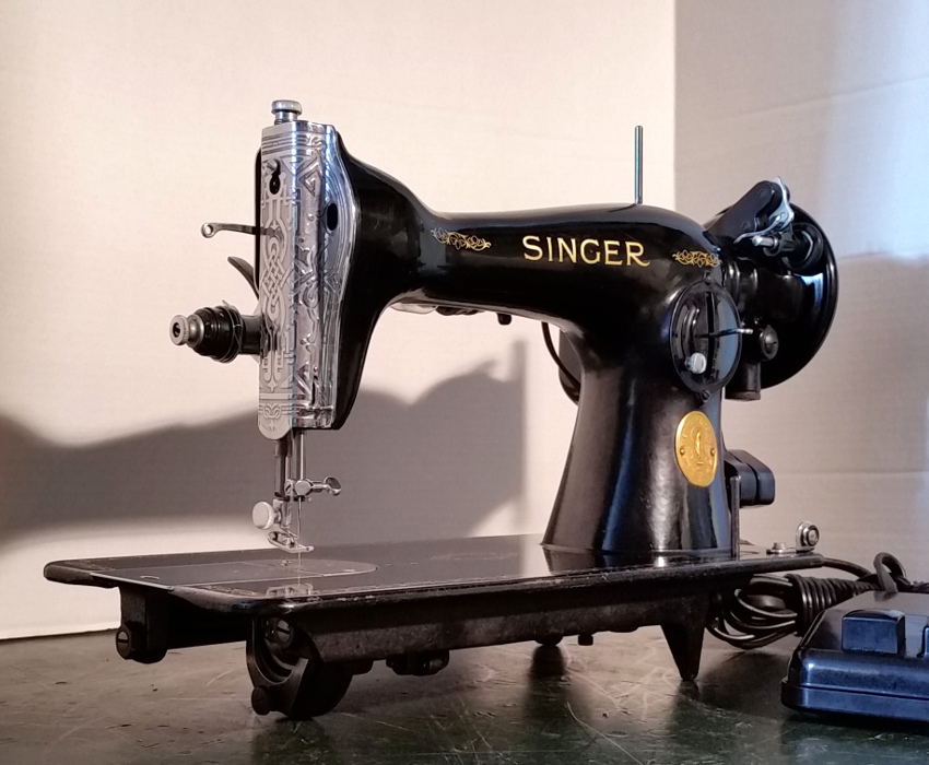 Vintage Singer 15-91 Sewing Machine